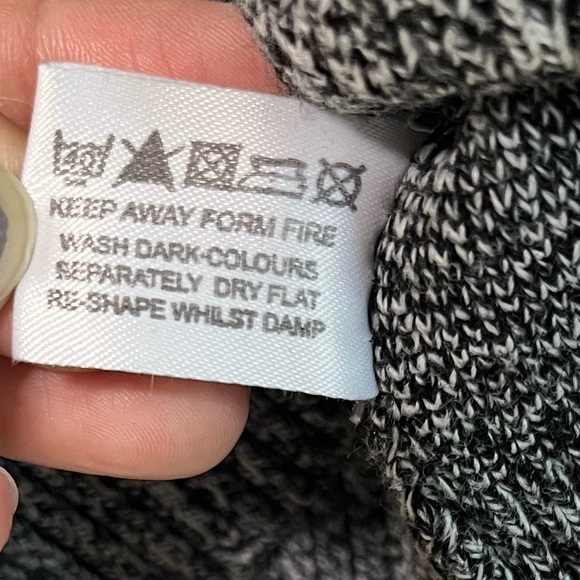 BoohooMAN Gray Knit Sweater - Men’s Size L - Picture 3 of 11